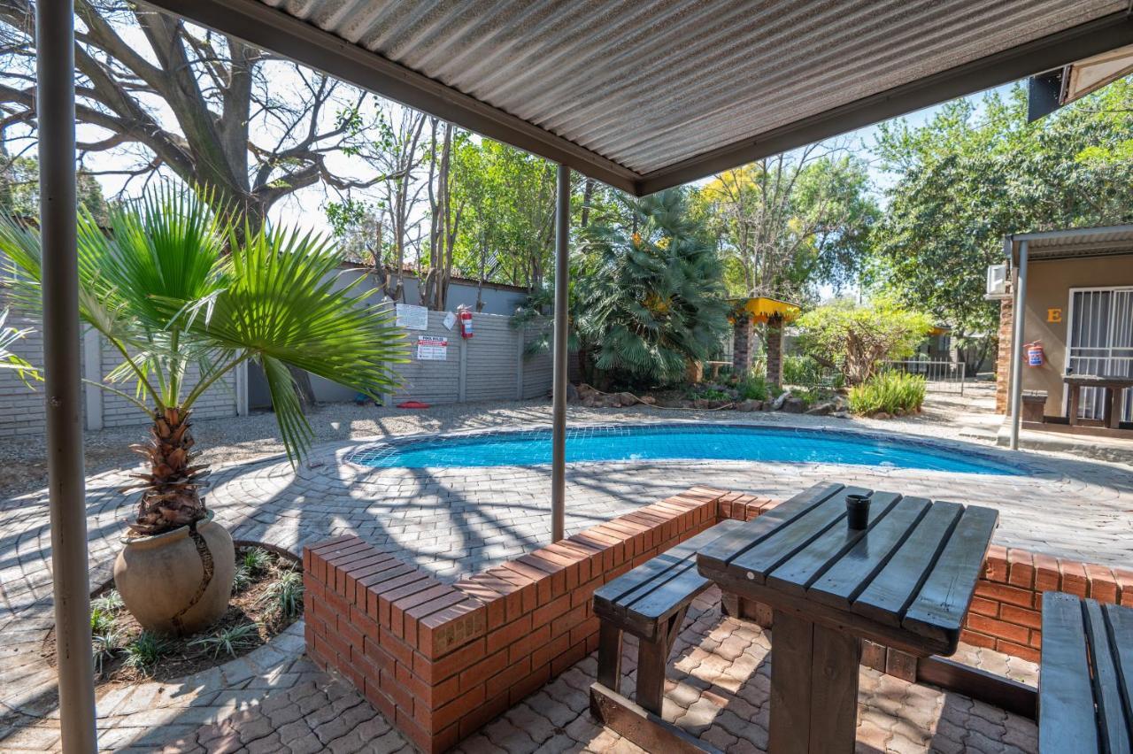 Cosy Cottages Guesthouse Potchefstroom Exteriér fotografie