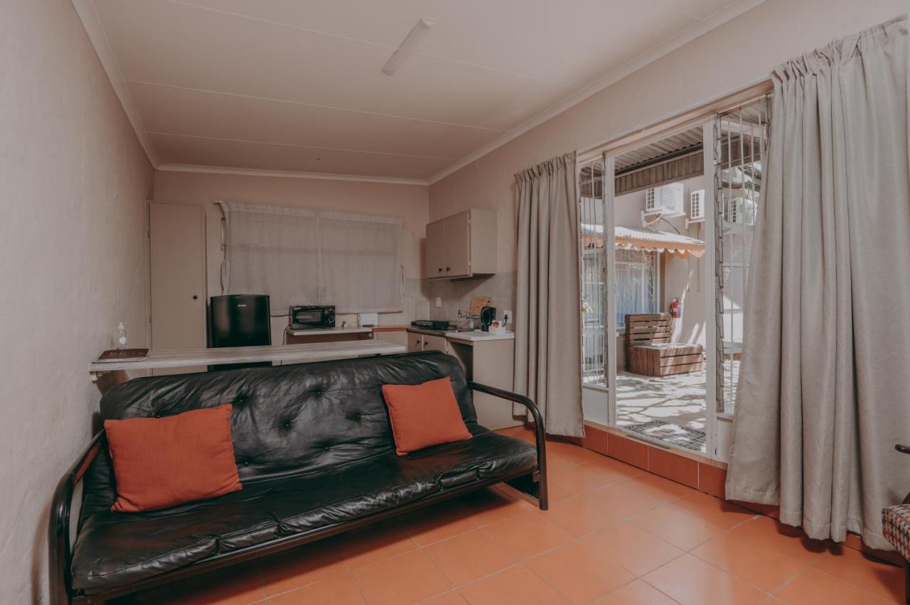 Cosy Cottages Guesthouse Potchefstroom Exteriér fotografie